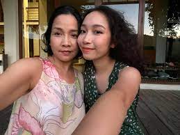 Cô chia sẻ bản thân sẽ lấy hết can đảm để lên tiếng thay cho chồng dù cho anh có giận hay từ. Immi S7y49csnm