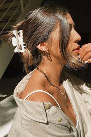 How to put your hair up with a jaw clip? Claw Clips For Hair Are Back And Everyone S Wearing Them Glamour Uk