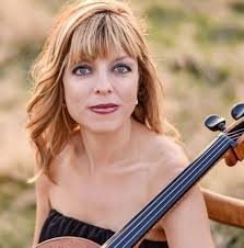 Robin's Biography — Robin Treybig