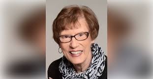 Linda Paddock's Instagram, Twitter & Facebook