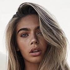 Olivia Silverman's Instagram, Twitter & Facebook