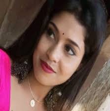 Arshi Singh's Instagram, Twitter & Facebook