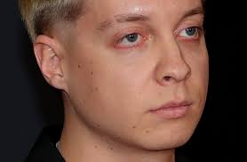 Räppäri Williamin firma sukelsi ja lujaa