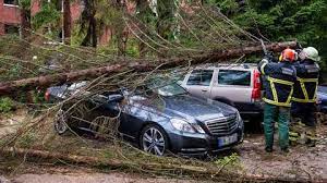 Alle cams sind auswählbar auf einer anschaulichen karte von wetteronline.de Unwetter Live Ticker Blitz Schlagt In Einfamilienhaus Ein The Weather Channel Artikel Von The Weather Channel Weather Com