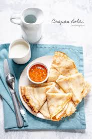 La ricetta delle crepes senza uova è pensata per chi non può assumere uova oppure per chi non le vuole mangiare per una scelta alimentare. Crepes Dolci Madame Gateau