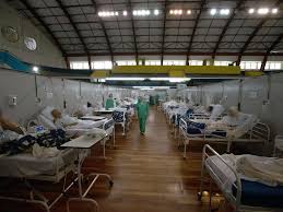 Auf der einen seite steht brasiliens präsident jair bolsonaro. Corona In Brasilien Hochstwert Bei Den Corona Opfern Gesundheitssystem Steht Vor Dem Kollaps Wissen