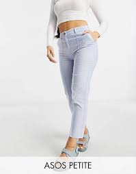 Asos petite petite jeans petite tops petite outfits petite dresses boyfriend white shirt models petite jumpsuit asos petite petite women models fashion online overalls my style how to wear. Asos Design Petite Schlichte Zigaretten Anzughose Aus Leinen In Blau Asos