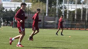 El entrenador de la reserva, además, enfatiza en que yo no tengo dudas de que la cantera de river es de las mejores del mundo por la calidad técnica de sus jugadores, que tienen buen pie, una. La Reserva De River Se Pone A Punto Tyc Sports