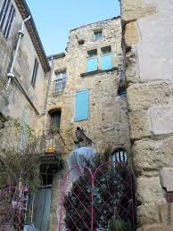 Le Vieux Village De Rognes 1 Balade Dans Les Bouches Du Rhone Vieux Village Village Maison Troglodyte