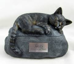 Considering cremation for your pet's remains? Ceramic Engraved Painted Cat Cremation Urn With Plastic Name Etsy Pet Urns Custom Pet Memorials Pets