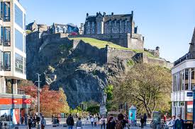 Das ist natürlich nur ein bruchteil der orte, die das land zu bieten hat, aber gerade für einen ersten trip dorthin bist du damit schon mal ganz gut versorgt. Edinburgh Sehenswurdigkeiten Und Tipps Fur Schottlands Hauptstadt