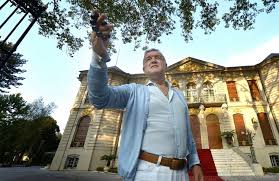 29,780 likes · 18 talking about this. Gigi Becali Si A Transformat Palatul In Spital Pentru MÄƒicuÅ£e Si PreoÅ£i
