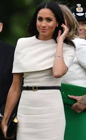 L Obsession De Meghan Markle Pour Les Robes Monochromes Meghan Markle Idees De Style Mode