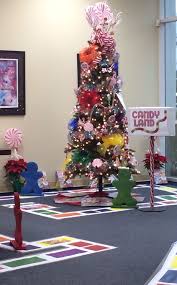 Christmas Theme Tree With Interactive Candyland Game Candy Christmas Tree Candyland Decorations Christmas Themes