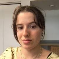 Lara Hawley's Instagram, Twitter & Facebook