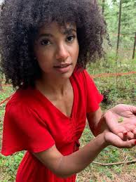 Caterpillar medicine coming through...reminds me to settle into my thang  and trust the process of metamorphosis...like, you morphing, then surrender  into that METAmorphosis...oh! 😭😭😭💕