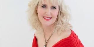 Amy Coster's Instagram, Twitter & Facebook