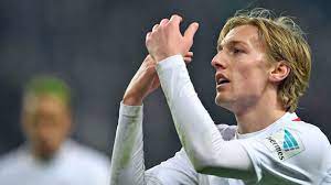 Emil forsberg is a professional footballplayer who plays for rb. Bundesliga Emil Forsberg Der Vorlagen Konig Von Rb Leipzig Bundesliga