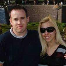 Friend is the title of my favourite magazine. Friends Say They Warned Travis Alexander That Jodi Arias Was Dangerous For Months Before She Killed Him Abc News