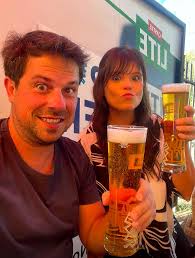 Hello everyone!** **I'm happy to join the group.** **I arrive in Da Nang