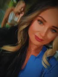 Tess Bryant's Instagram, Twitter & Facebook