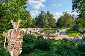 Din anul 2000, în fiecare an, la data de 22 mai, se sărbătorește ziua internațională a biodiversității, zi proclamată de către adunarea generală a națiunilor unite, prin rezoluția 55/201, din 20 decembrie 2000. Spectacole De OperÄ In GrÄdina BotanicÄ Din Iasi La Iasi