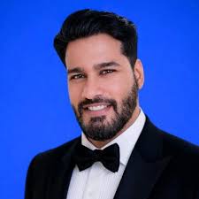 I used to laugh at people who went to sleep early & lived a boring life.  Now I realize they had it right all along. This doesn't mean that I won't  stay