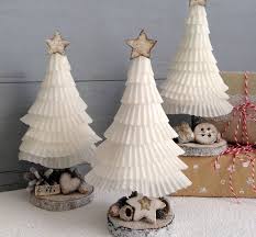 Kaffeefilter Holzstab Selber Machen Weihnachtsdeko Fur Den Tisch Basteln Paper Christmas Tree Christmas Decor Diy Christmas Decorations To Make