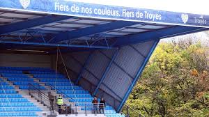 La société bayo propose désormais toutes les cartes au 1:25000 et 1:100000 de l' institut géographique national. Stade De L Aube Combien Va Couter La Reparation Des Tribunes