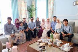 Maybe you would like to learn more about one of these? Elfira Loy Is Officially Off The Market Lipstiq Com