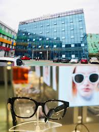 深圳龍崗眼鏡邁入「Deepseek」時代跨界融合催生智能穿-香港商报