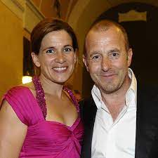 The son of a merchant sea captain, heino ferch was on stage at the age of 15, while still attending grammar school. Heino Ferch Wird Zum Dritten Mal Vater Ehefrau Wieder Schwanger