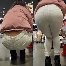 白スキニージーンズ】デカ尻お姉さんの縁レースパンティー透け1 | アダルト動画・画像のコンテンツマーケット Pcolle