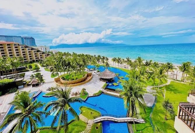 Top 15 khách sạn resort Đà Nẵng có bãi biển riêng cực chill