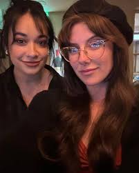 𝔖𝔠𝔞𝔯𝔩𝔢𝔱𝔱 𝔴𝔞𝔯𝔡