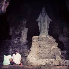 Wisata wonogiri pantai nampu teletak di kecamatan paranggupito dan. Gua Maria Sedang Kelayu Jlegong Wonogiri Maria Gua