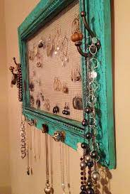 Diy Shabby Chic Jewelry Organization Made Out Of Frame And Chicken Wire Organizzazione Gioielli Shabby Chic Fai Da Te Portaorecchini