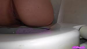 Cacca in bagno - video 2 - ThisVid.com