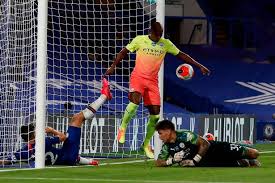Olivier giroud, so often the scourge of the visitors, put chelsea. How Man City S Fernandinho Literally Handed Liverpool Premier League Title Vs Chelsea Daily Star