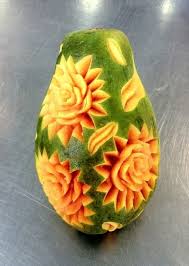 Sculpture De Fruits Et La C Gumes Vegetable Carving Food Art Fruit Carving Food Carving