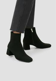 #bottines #pullandbear vends bottines pull and bear talon arriere 6 cm plateforme avant 3 cm tres bon etat couleur taupe taille indiquée 35 mais correspond a. Pull Bear Ankle Boots Black Zalando De