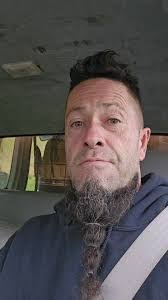 Shane Walraven's Instagram, Twitter & Facebook