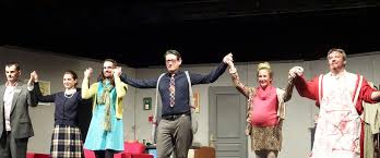 Interprété par la troupe du splendid , ce film est l'adaptation de leur pièce de théâtre du même nom créée en 1979. L Union 300 Personnes Pour Le Pere Noel Est Une Ordure Ladepeche Fr