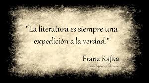 Frases célebres Franz Kafka - La pluma y el libroLa pluma y el libro