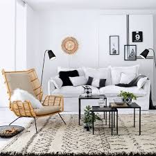 Le Rotin Encore Et Toujours Au Top Dans Notre Interieur Table Basse Gigogne Decoration Maison Table Basse