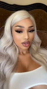 Hair: @iseehairbeauty shop their black friday sales