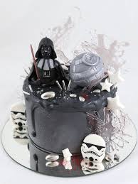 Mehl, backpulver und kakaopulver verrühren und ebenfalls hinzufügen. Motivtorten Torteundmehr At Motivtorten Star Wars Kuchen Star Wars Hochzeit