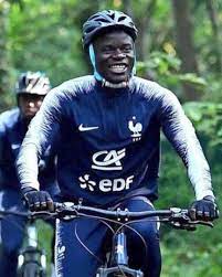 Ngolo kante's personality makes him so loved. Oh My Goal 4 Times N Golo Kante Has Proven His Incredible Values Facebook