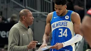 Milwaukee Bucks mailbag: Jim Owczarski answers readers' questions