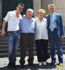 Ultimo saluto a mamma Rita, amore immenso e fiore tra i fiori